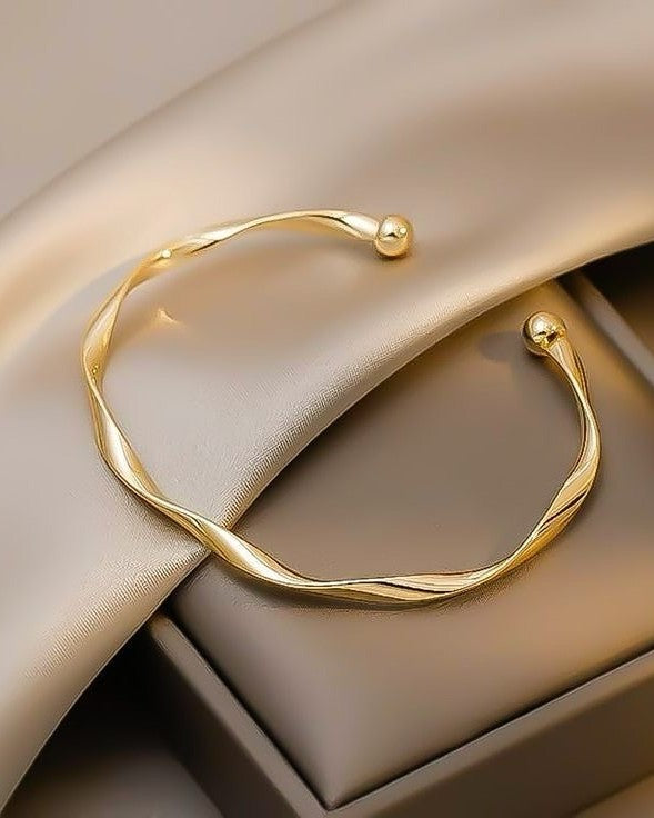 Twisted Bracelet