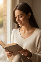Gold necklace lifestyle - woman
