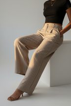 Taupe - Sitting